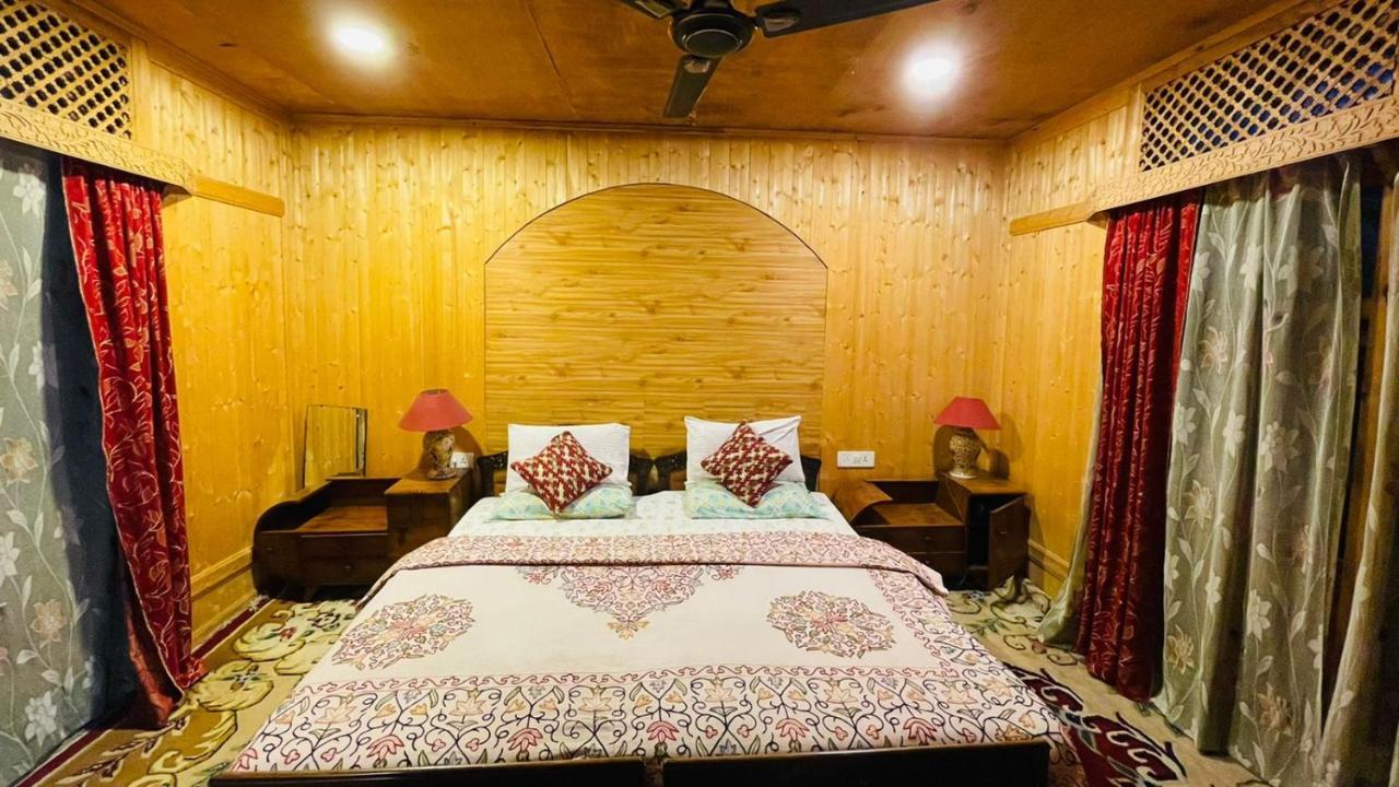 House Boat Hardy Palace Srinagar  Exterior photo
