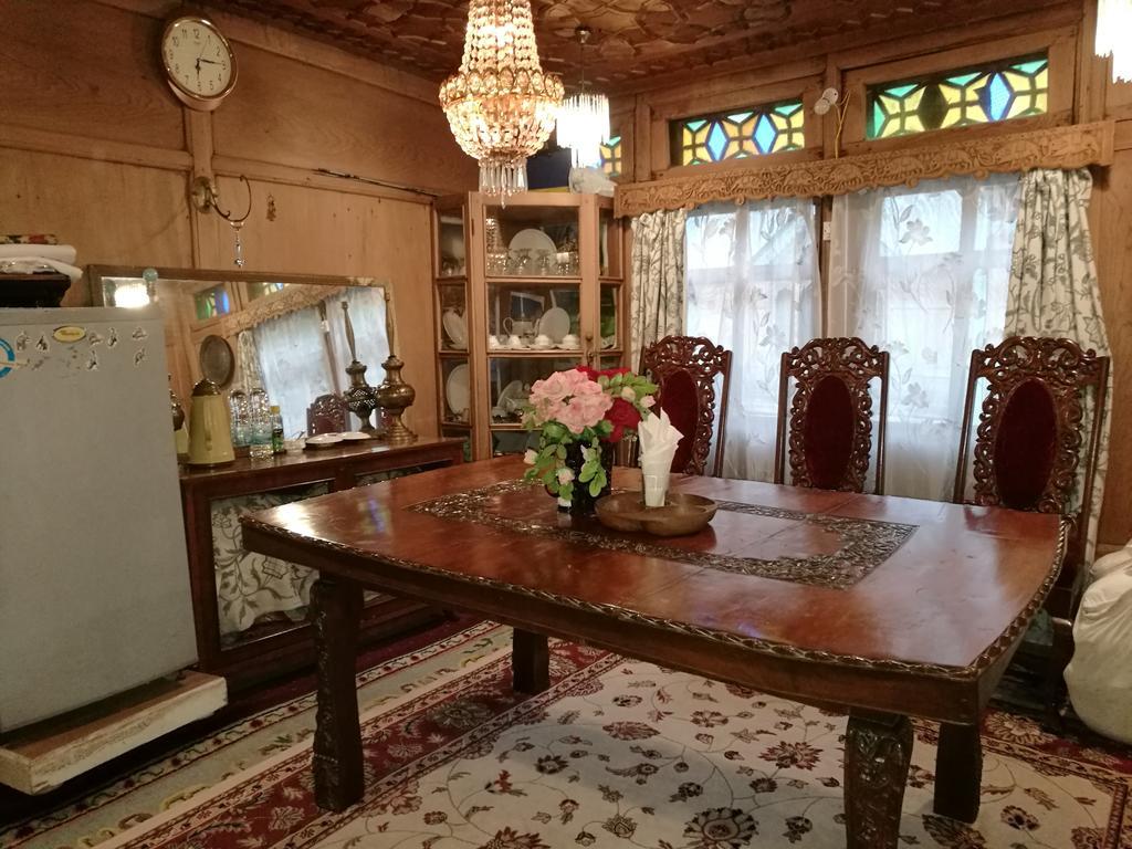 House Boat Hardy Palace Srinagar  Exterior photo