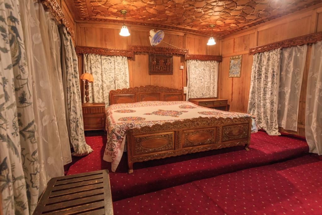 House Boat Hardy Palace Srinagar  Exterior photo