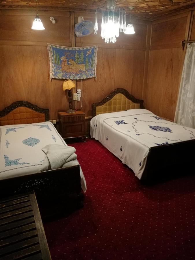 House Boat Hardy Palace Srinagar  Exterior photo